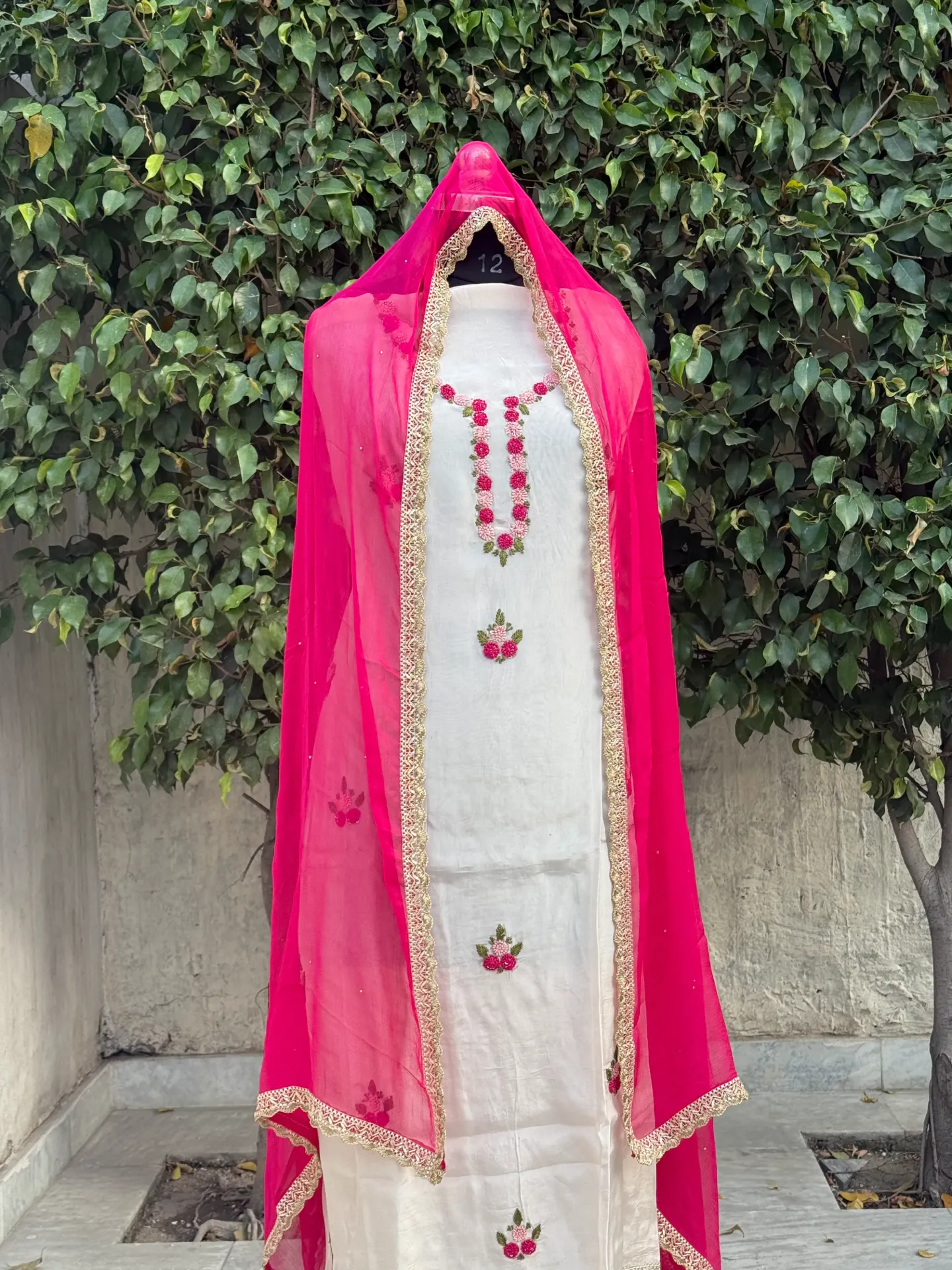 [MS00RBIBS] Raani Bagh Ivory Blossom Suit